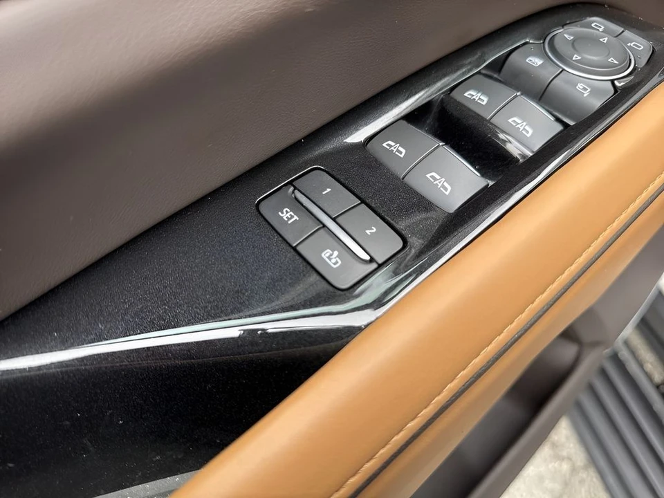 2021 Cadillac Escalade 5th Gen - Image 11 of 12