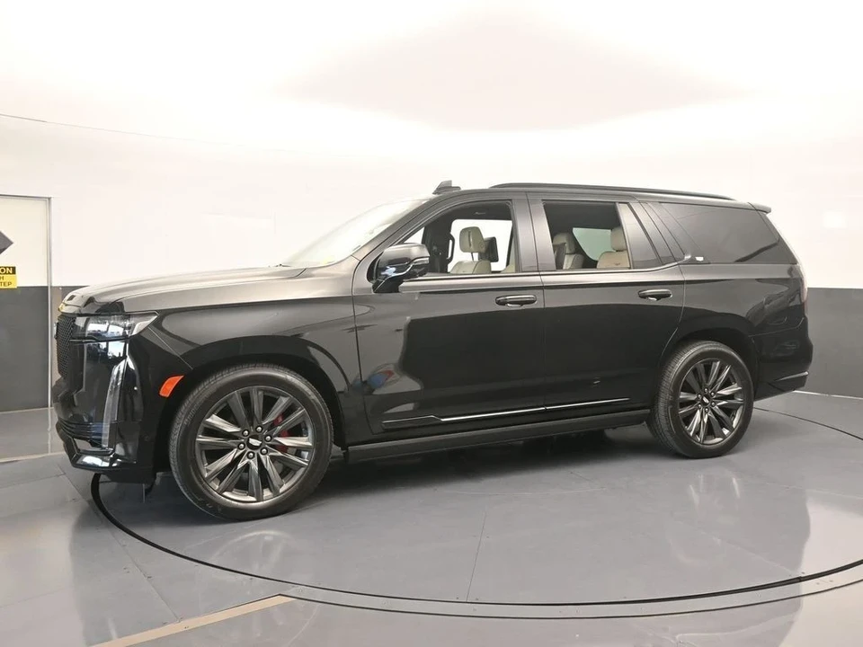 2021 Cadillac Escalade 5th Gen - Image 2 of 12