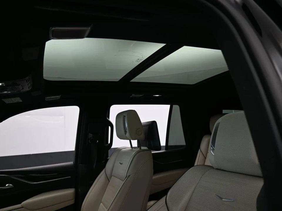 2021 Cadillac Escalade 5th Gen - Image 11 of 12