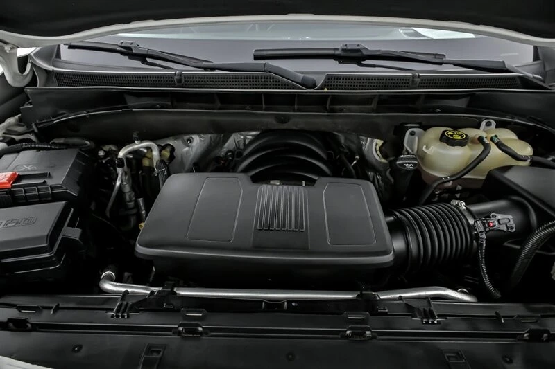 2021 Cadillac Escalade 5th Gen - Image 17 of 21