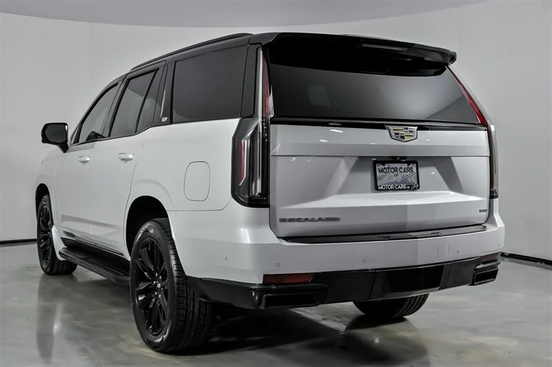 2021 Cadillac Escalade 5th Gen - Image 10 of 21