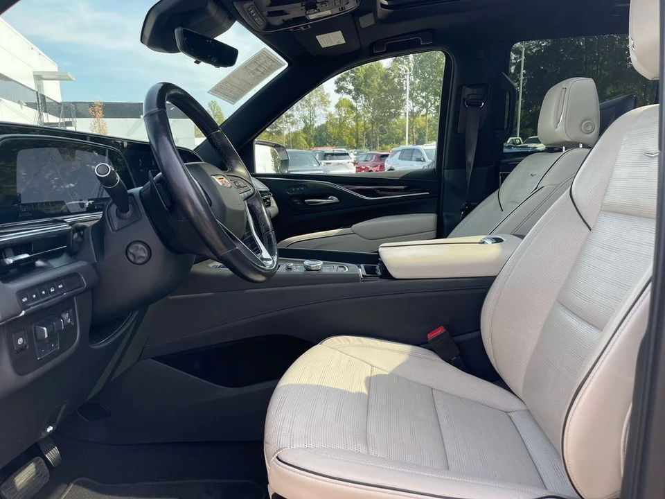 2021 Cadillac Escalade 5th Gen - Image 9 of 12