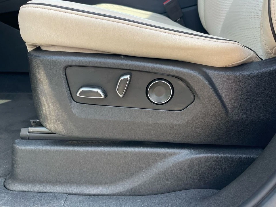 2021 Cadillac Escalade 5th Gen - Image 10 of 21