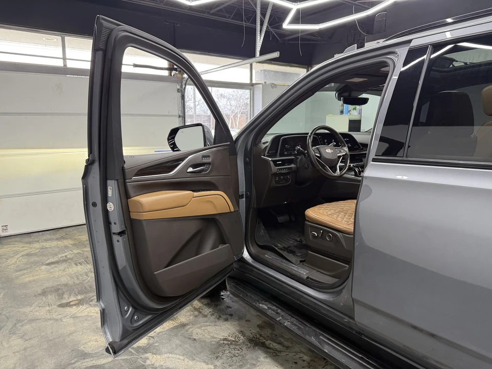 2021 Cadillac Escalade 5th Gen - Image 10 of 21