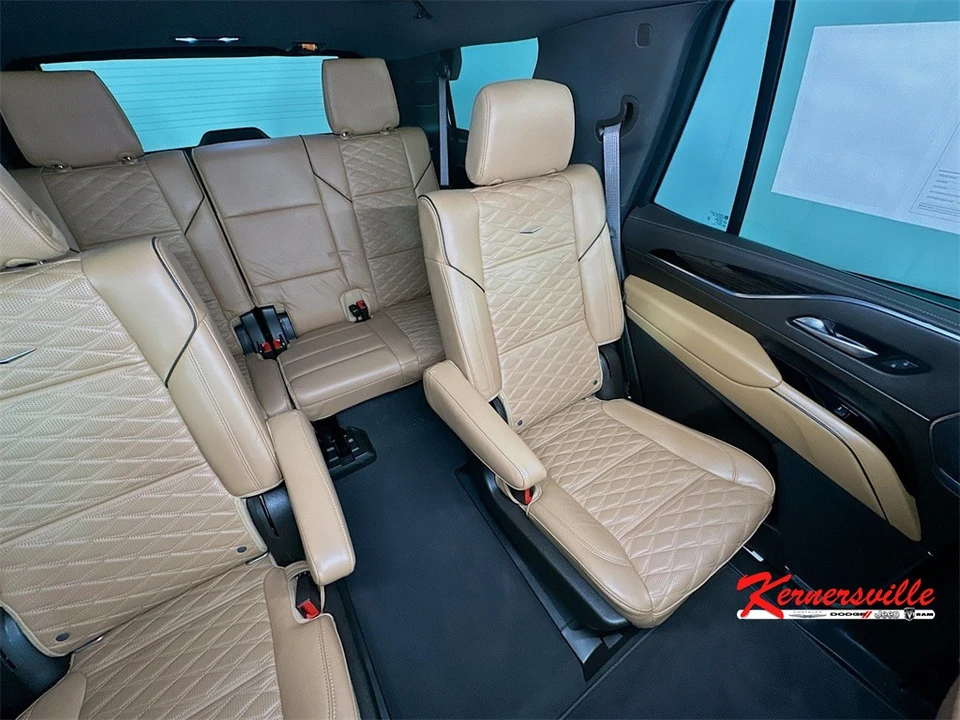 2021 Cadillac Escalade 5th Gen - Image 14 of 21