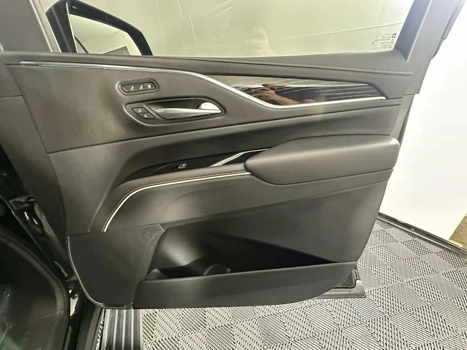 2021 Cadillac Escalade 5th Gen - Image 16 of 21