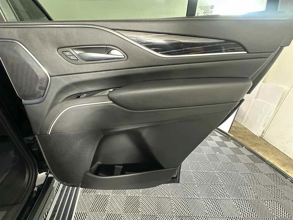 2021 Cadillac Escalade 5th Gen - Image 18 of 21