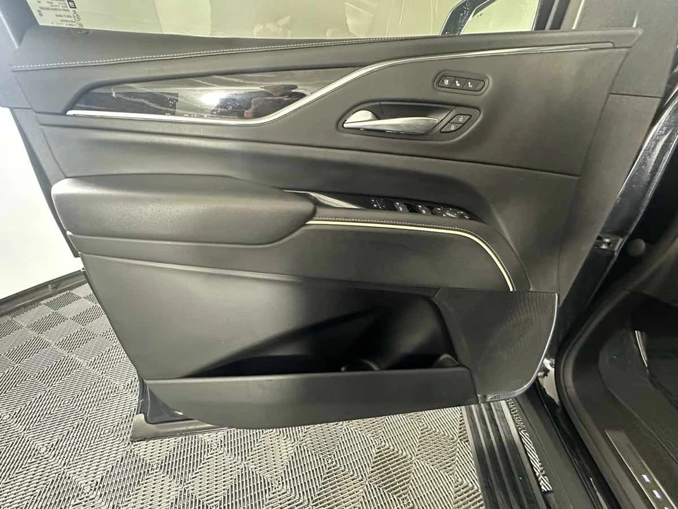 2021 Cadillac Escalade 5th Gen - Image 15 of 21