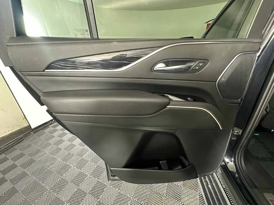 2021 Cadillac Escalade 5th Gen - Image 17 of 21
