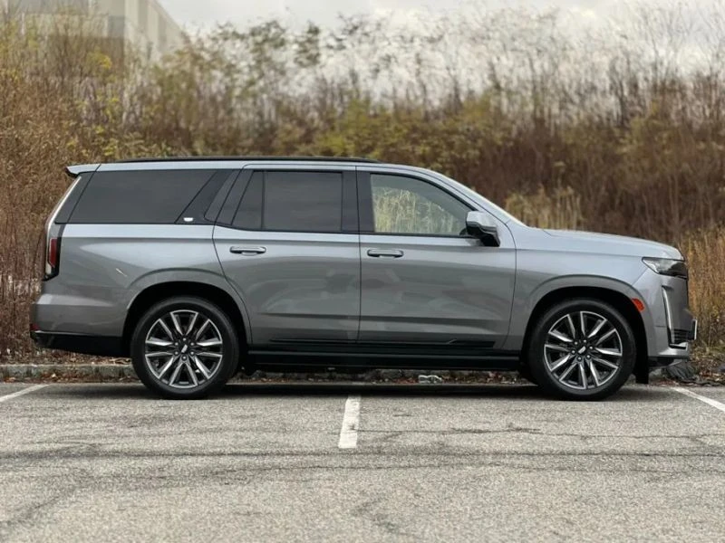2021 Cadillac Escalade 5th Gen - Image 9 of 12