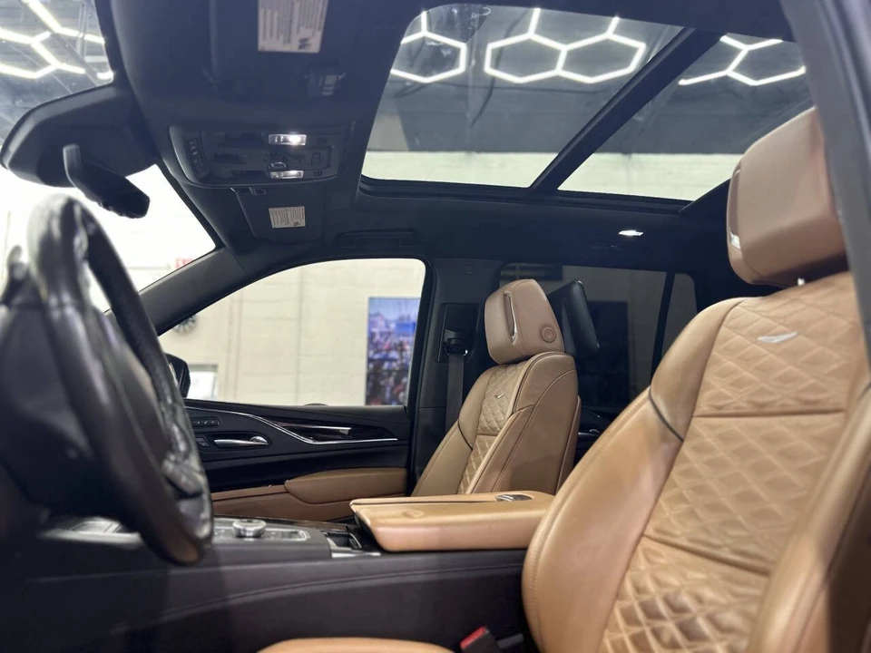 2021 Cadillac Escalade 5th Gen - Image 16 of 21