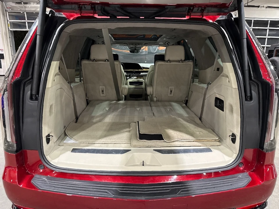 2021 Cadillac Escalade 5th Gen - Image 19 of 21