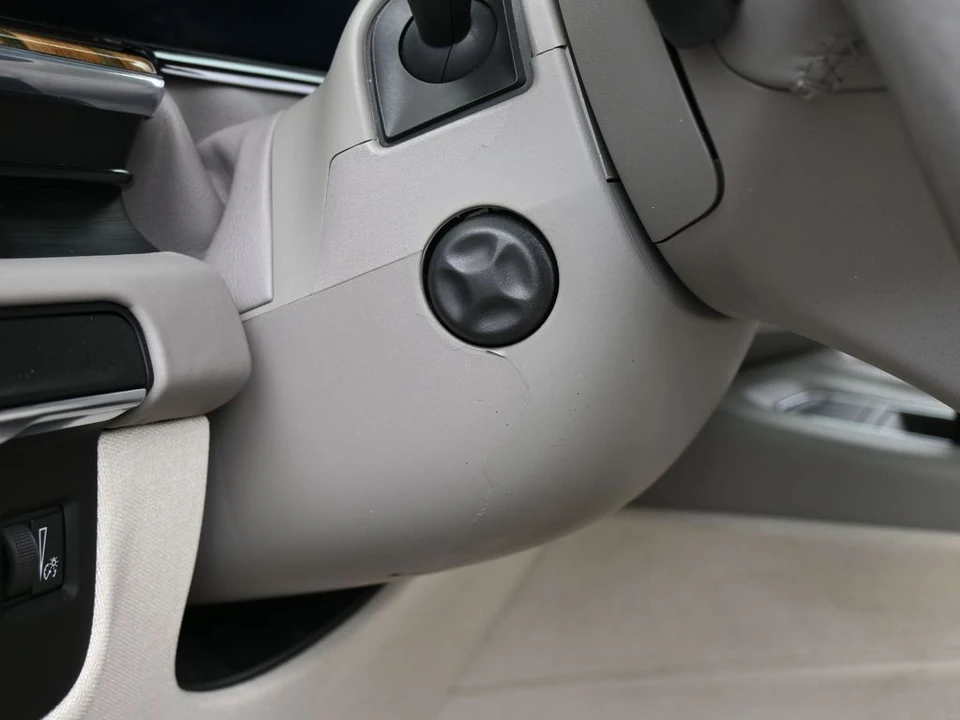 2021 Cadillac Escalade 5th Gen - Image 15 of 21