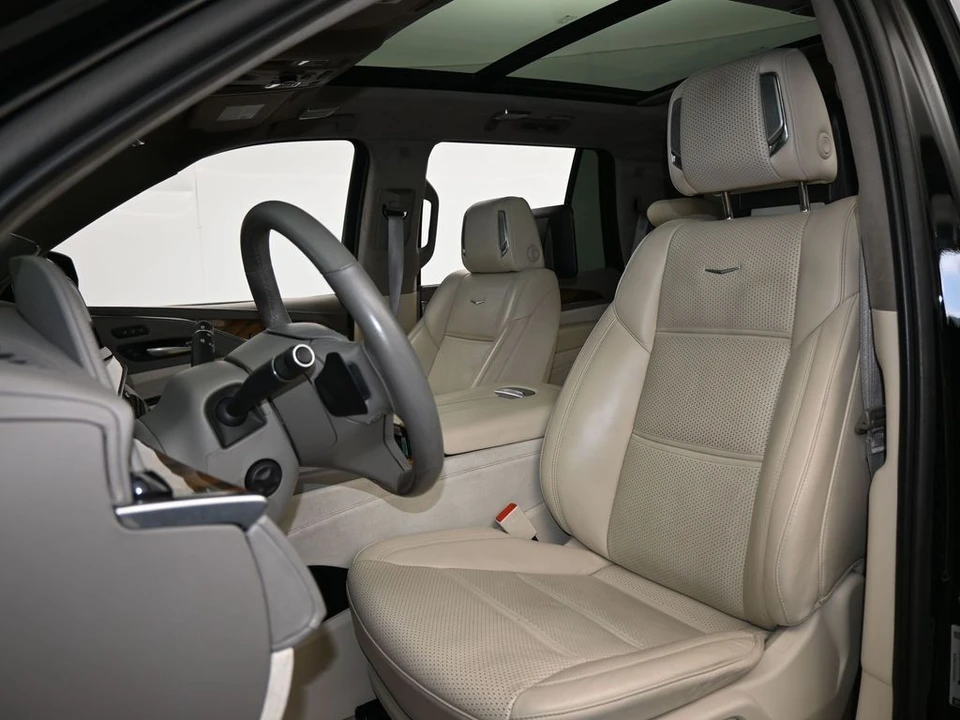 2021 Cadillac Escalade 5th Gen - Image 10 of 21