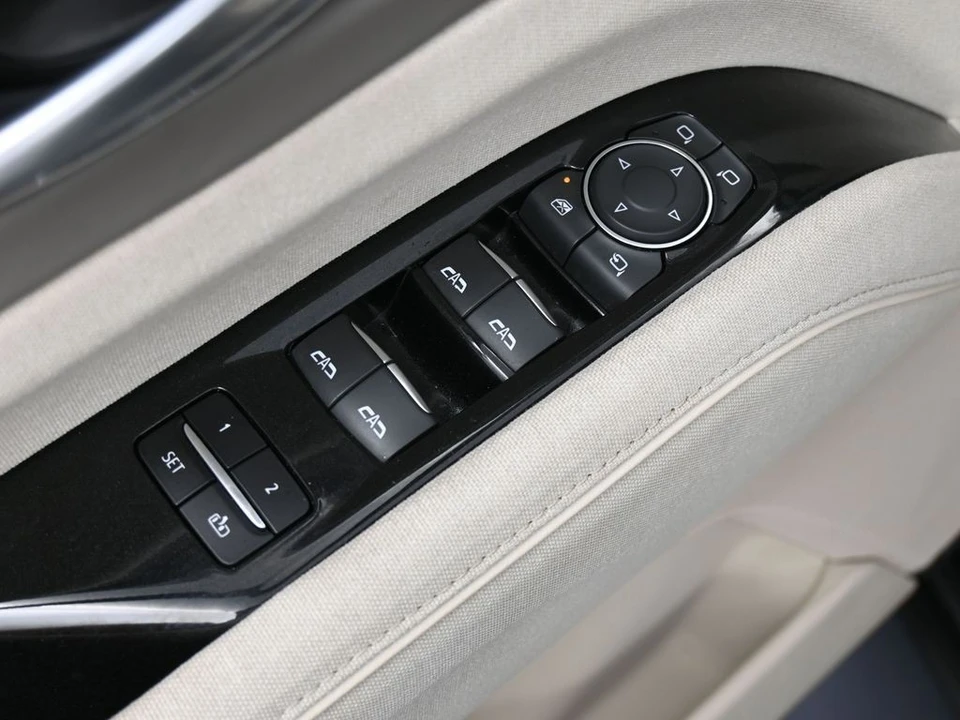 2021 Cadillac Escalade 5th Gen - Image 19 of 21