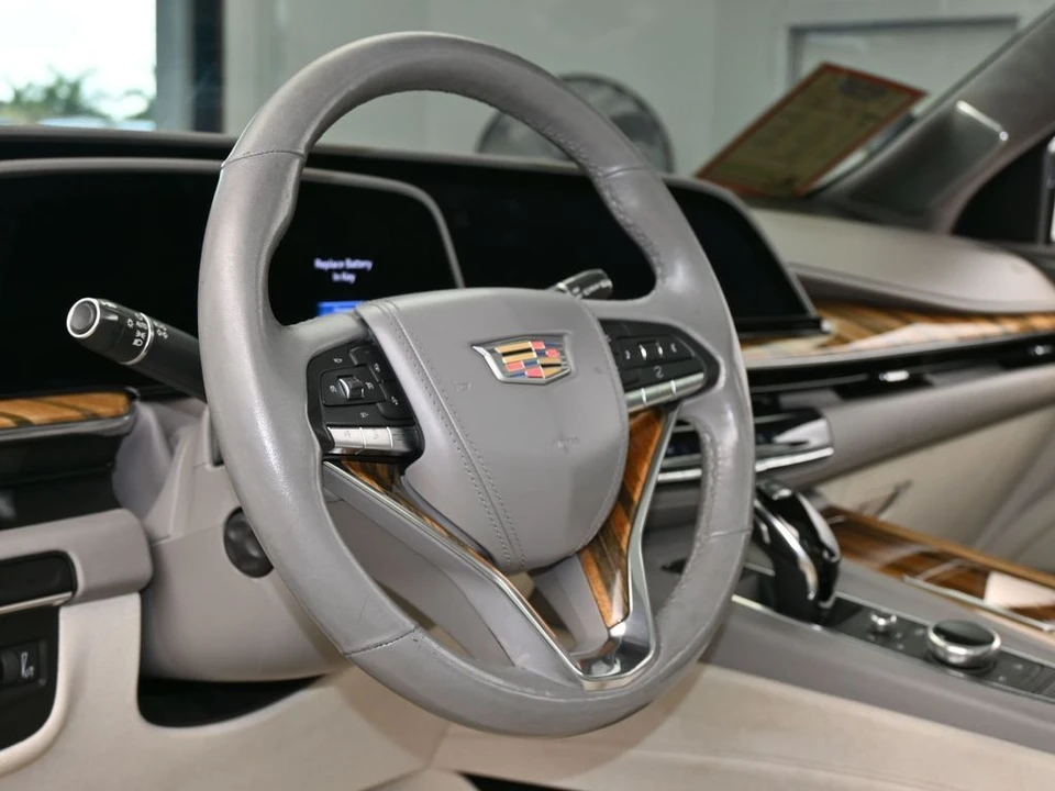 2021 Cadillac Escalade 5th Gen - Image 14 of 21