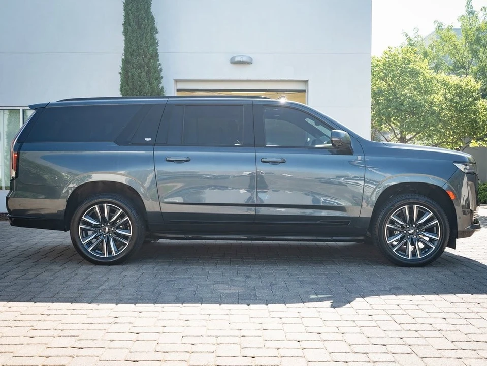 2021 Cadillac Escalade 5th Gen - Image 11 of 21