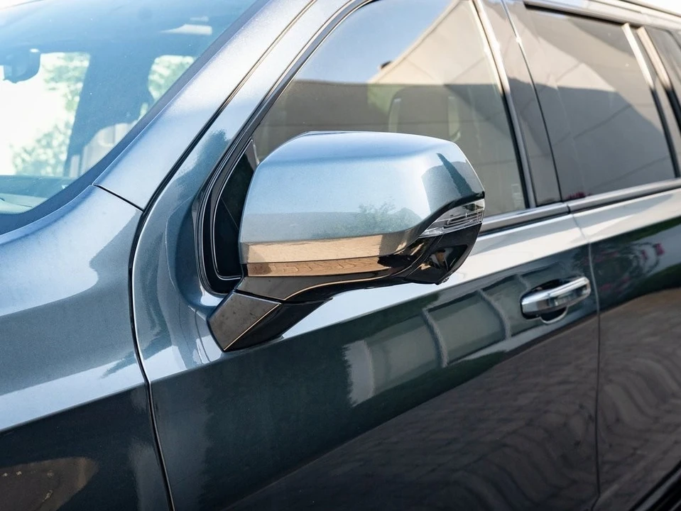 2021 Cadillac Escalade 5th Gen - Image 16 of 21