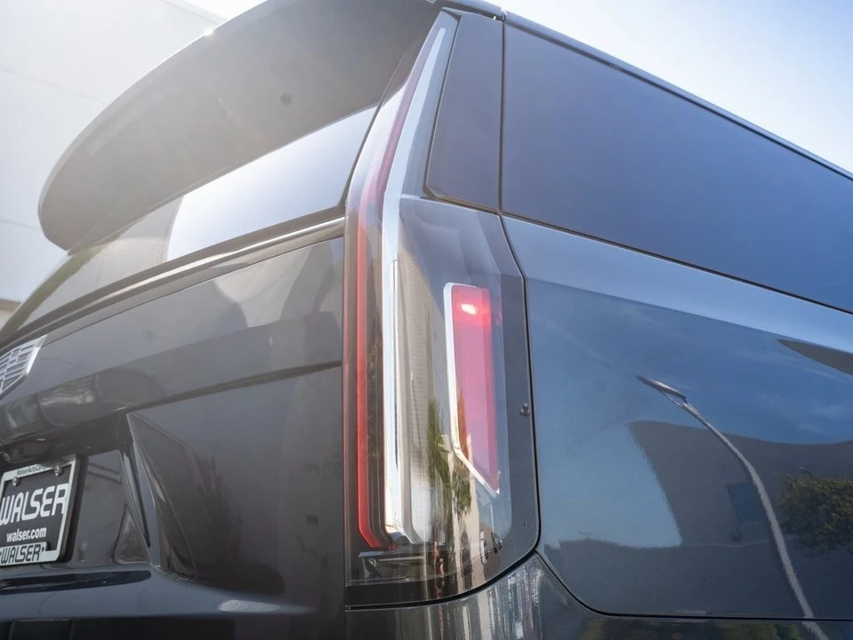 2021 Cadillac Escalade 5th Gen - Image 17 of 21