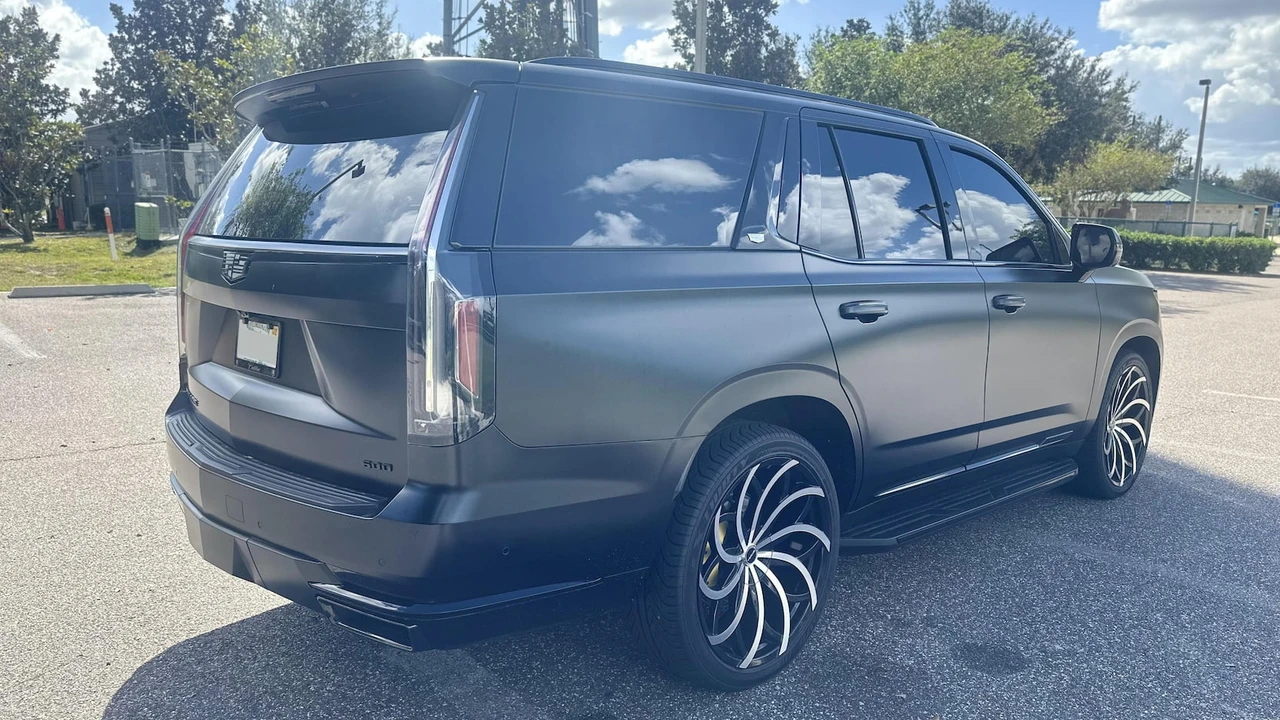 2021 Cadillac Escalade 5th Gen - Image 3 of 18
