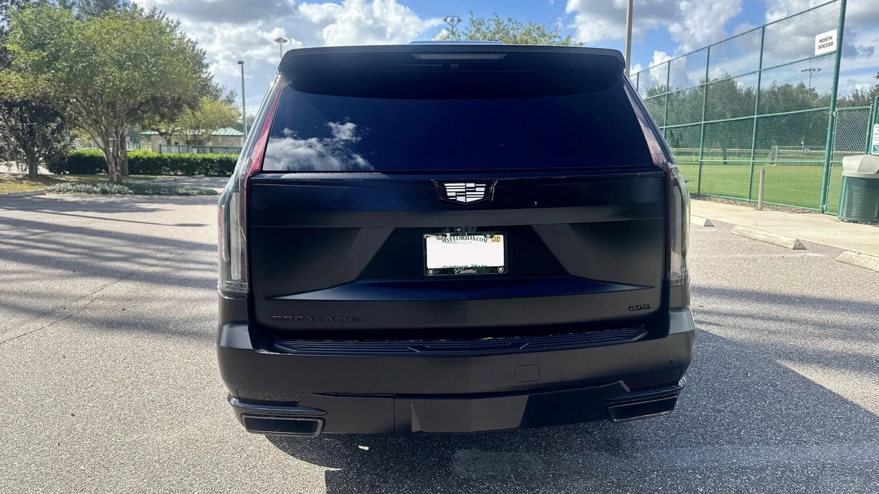 2021 Cadillac Escalade 5th Gen - Image 14 of 18