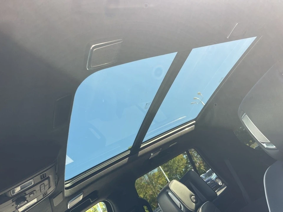 2021 Cadillac Escalade 5th Gen - Image 10 of 12