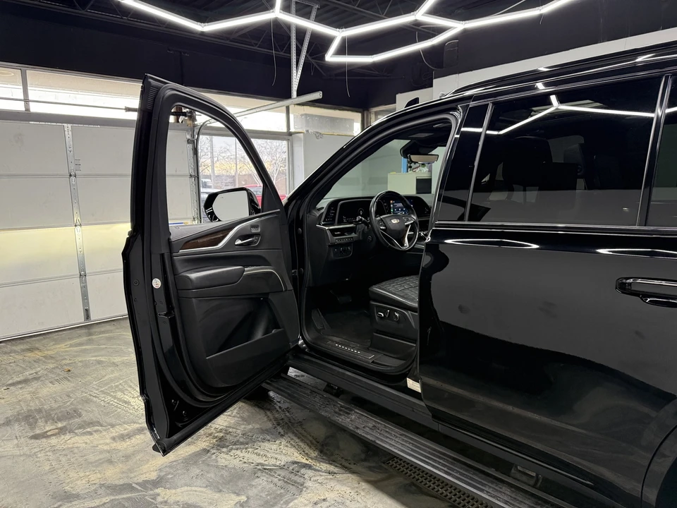 2021 Cadillac Escalade 5th Gen - Image 10 of 21