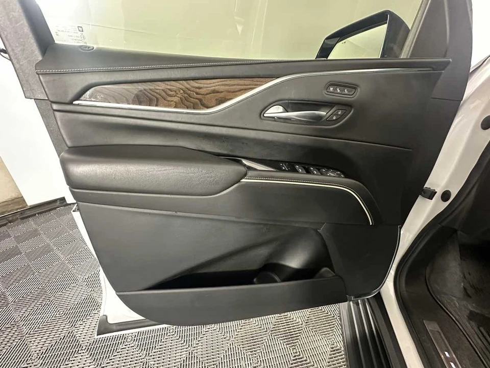 2021 Cadillac Escalade 5th Gen - Image 15 of 21