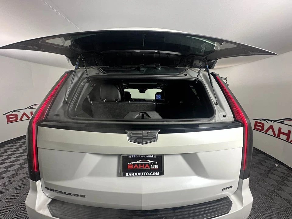 2021 Cadillac Escalade 5th Gen - Image 20 of 21