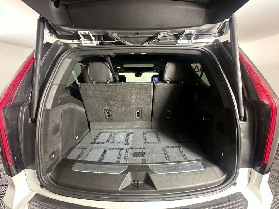 2021 Cadillac Escalade 5th Gen - Image 19 of 21