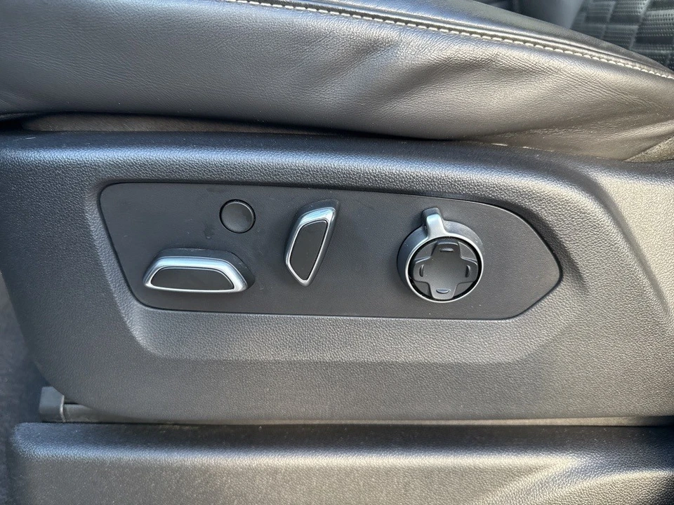 2021 Cadillac Escalade 5th Gen - Image 11 of 12
