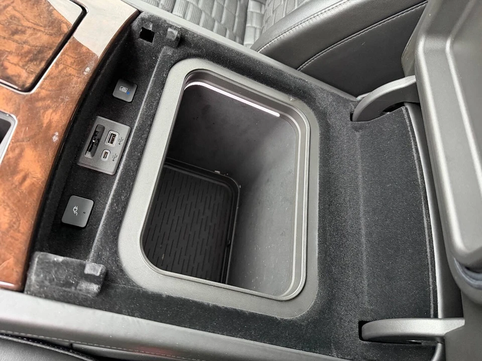2021 Cadillac Escalade 5th Gen - Image 9 of 12