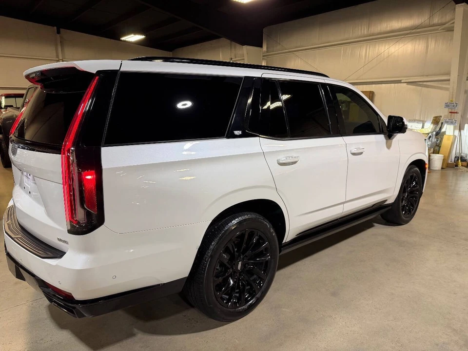 2021 Cadillac Escalade 5th Gen - Image 11 of 12
