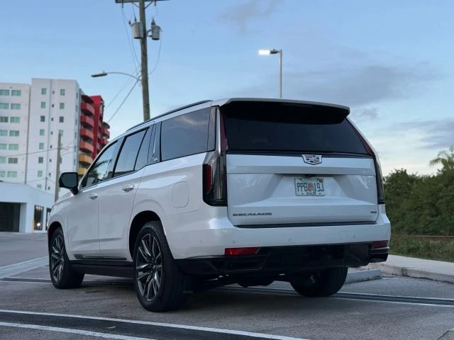 2021 Cadillac Escalade 5th Gen - Image 19 of 21
