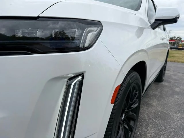 2021 Cadillac Escalade 5th Gen - Image 14 of 21