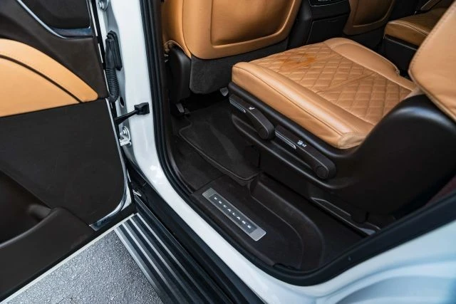 2021 Cadillac Escalade 5th Gen - Image 20 of 21