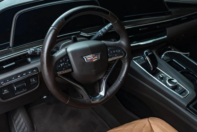 2021 Cadillac Escalade 5th Gen - Image 11 of 21