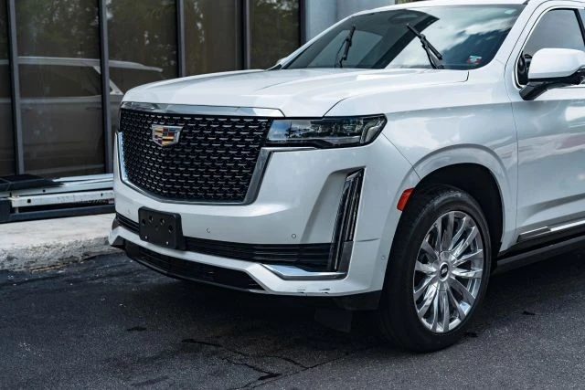 2021 Cadillac Escalade 5th Gen - Image 2 of 21