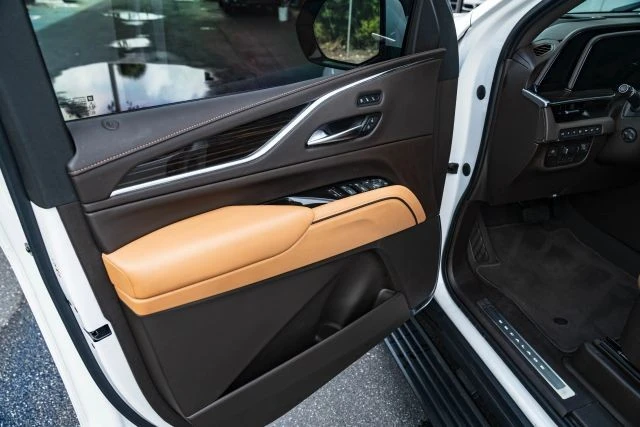 2021 Cadillac Escalade 5th Gen - Image 10 of 21