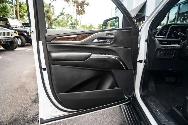 2021 Cadillac Escalade 5th Gen - Image 19 of 21