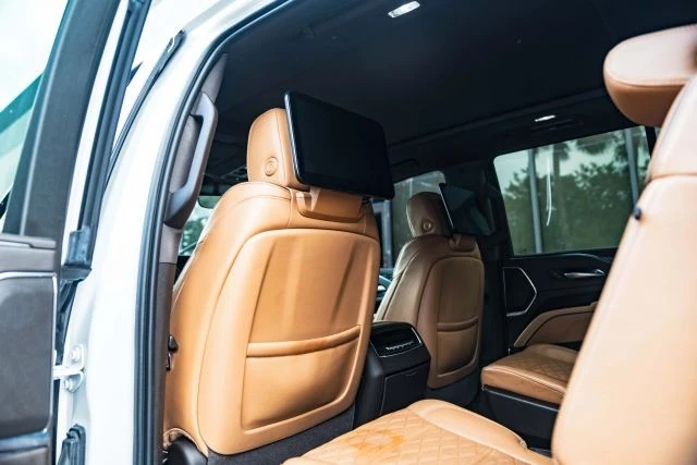 2021 Cadillac Escalade 5th Gen - Image 18 of 21