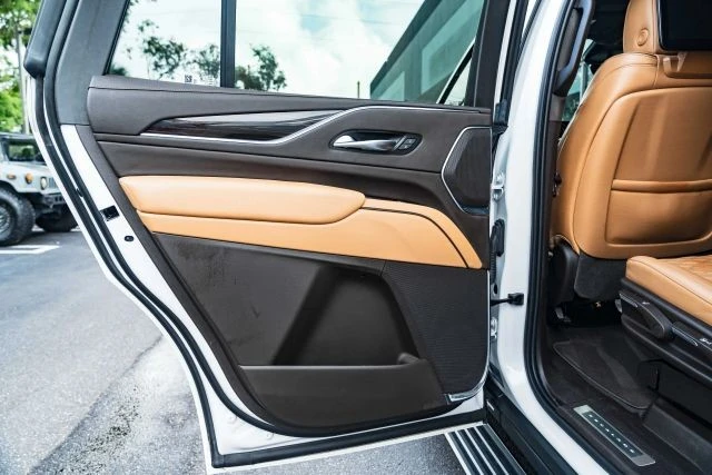 2021 Cadillac Escalade 5th Gen - Image 19 of 21