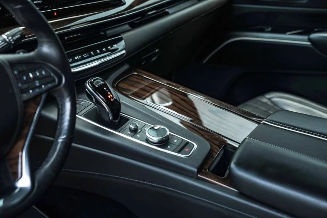2021 Cadillac Escalade 5th Gen - Image 15 of 21