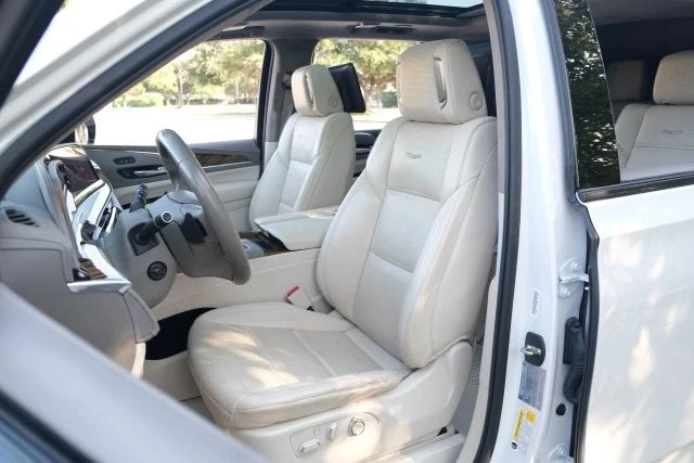 2021 Cadillac Escalade 5th Gen - Image 20 of 21