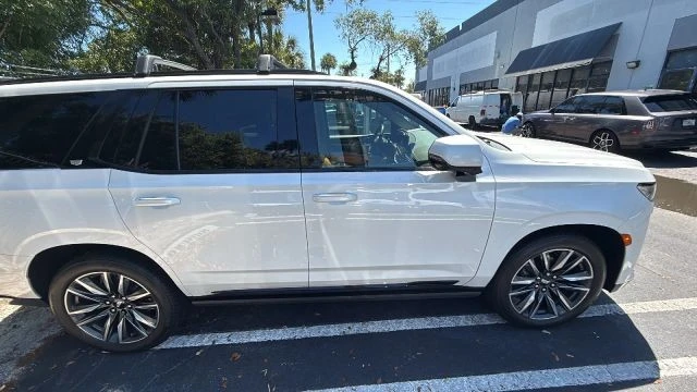 2021 Cadillac Escalade 5th Gen - Image 8 of 12