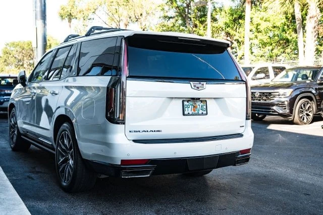 2021 Cadillac Escalade 5th Gen - Image 13 of 21
