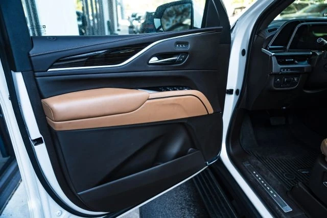 2021 Cadillac Escalade 5th Gen - Image 17 of 21
