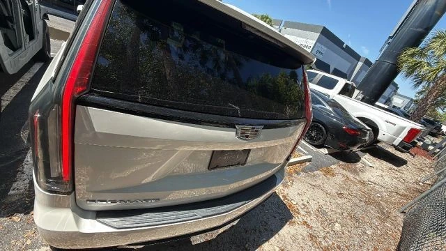 2021 Cadillac Escalade 5th Gen - Image 6 of 12