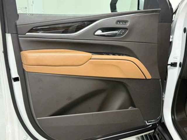 2021 Cadillac Escalade 5th Gen - Image 18 of 21