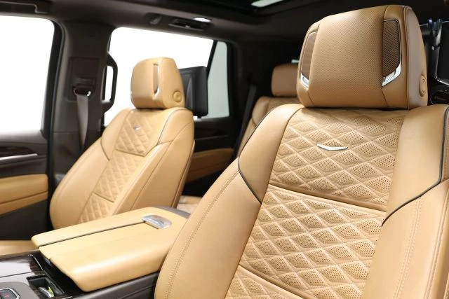 2021 Cadillac Escalade 5th Gen - Image 18 of 31